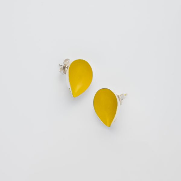 Øredobber. Ingjerd Hanevold, «Flower Drop» Gul med stift