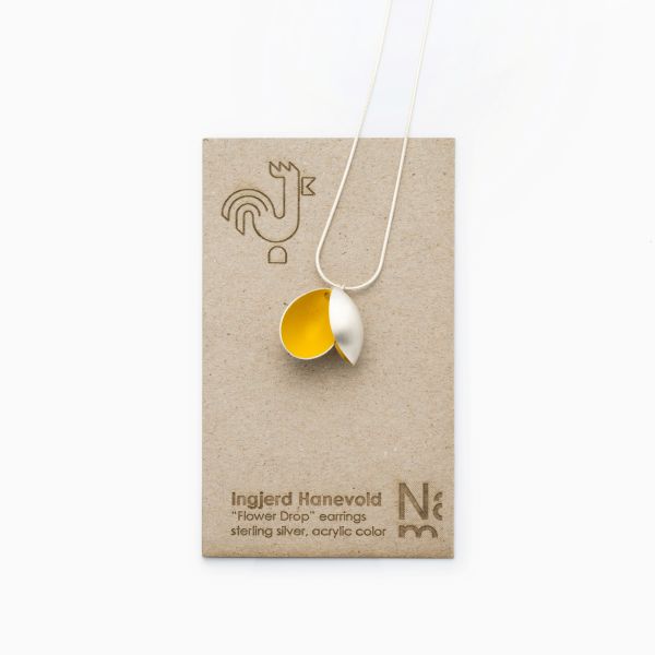 Anheng med kjede. Ingjerd Hanevold, «Flower Drop» Gul