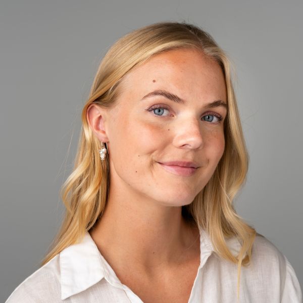 Øredobber. Katrine Lindman «Seashell» hvit