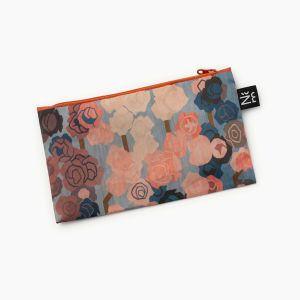 Pencil Case. Frida Hansen, "Red Roses"