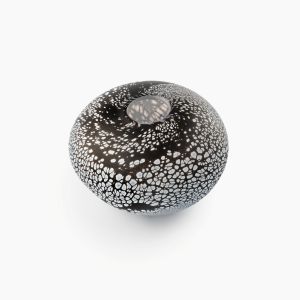 Pebble Vase. Kari Mølstad, black